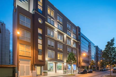 Property building, Facade/entrance, Property logo or sign, Street view, Certificate/Award