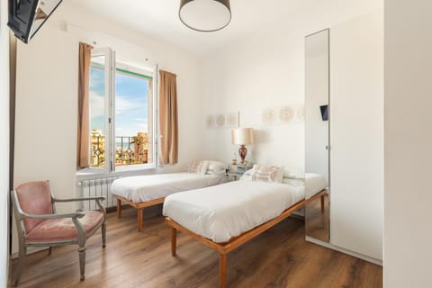 Bed, Photo of the whole room, Bedroom, Sea view, wardrobe