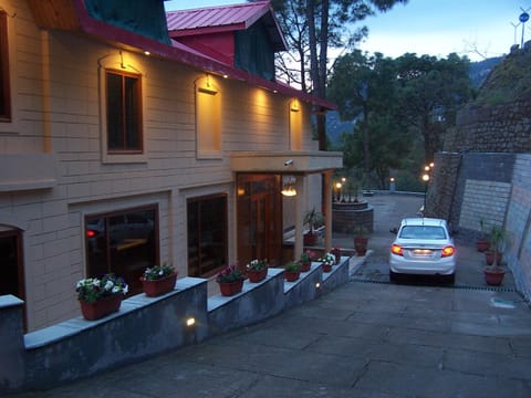 Property building, Facade/entrance