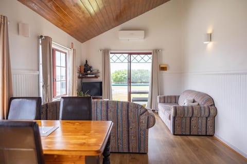 Baudins Accommodation Motel in Tasmania