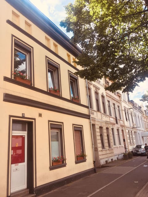 Property building, Facade/entrance, Day, Street view, Location