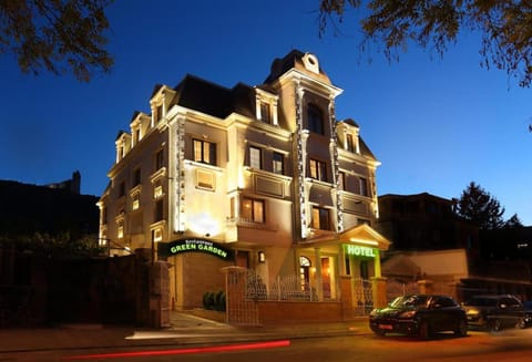 Property building, Patio, Restaurant/places to eat, Natural landscape, Activities, BBQ facilities, Bowling, Casino, Children play ground, Game Room, Garden, Nightclub / DJ, Lobby or reception, Lounge or bar, Evening entertainment, Supermarket/grocery shop, Sports