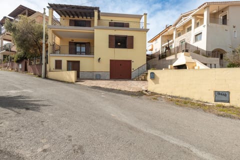 Casa sa Montera B - Terrazza Vista Mare Apartment in Santa Maria Navarrese