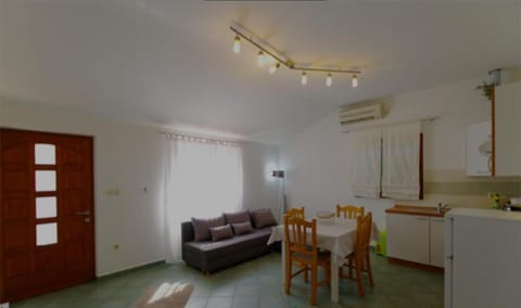 Apartment Boba Apartment in Murter