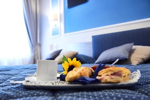 Domus Cavour Guest house Bed and Breakfast in Rome