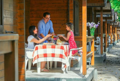 Property building, Spring, Day, Summer, View (from property/room), Balcony/Terrace, On site, Area and facilities, young children, Family, Facility for disabled guests