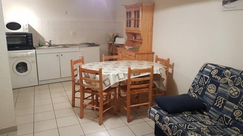 Coffee/tea facilities, Dining area