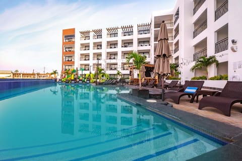 Swimming pool, Swimming pool