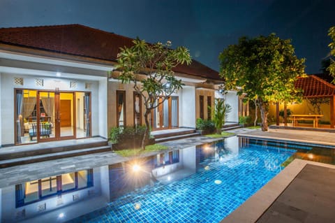 Balcony/Terrace, Floor plan, Pool view, Swimming pool