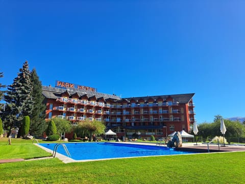 Balcony/Terrace, Swimming pool