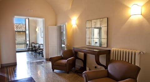 Day, Seating area