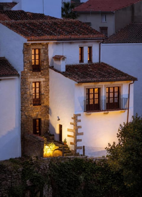 Facade/entrance, Garden