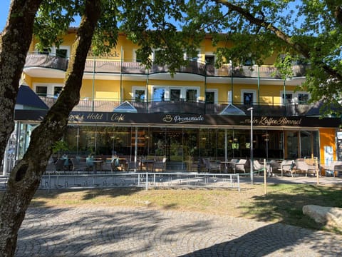 Property building, Restaurant/places to eat