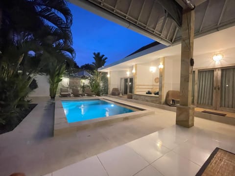 Night, Pool view