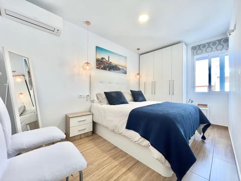 Bed, Photo of the whole room, Bedroom, air conditioner