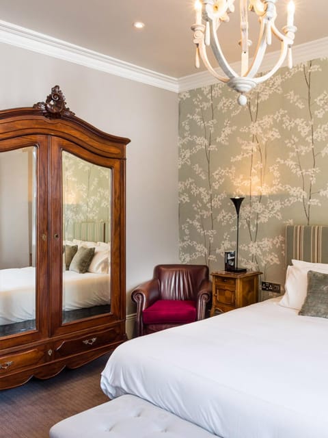 Bed, Decorative detail, Bedroom