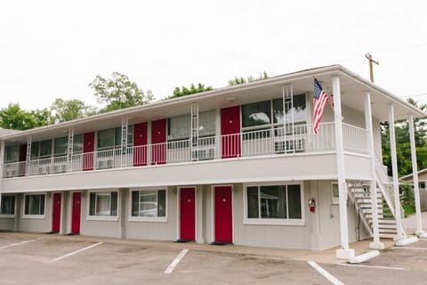 Grand Traverse Motel Inn in Traverse City