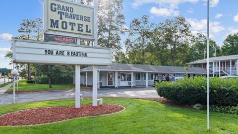 Grand Traverse Motel Inn in Traverse City