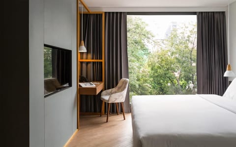 Bed, TV and multimedia, View (from property/room), Photo of the whole room, Bedroom, hair dresser