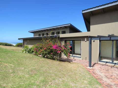 Cliff's Edge Farmhouse House in Western Cape