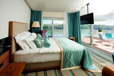 Day, Balcony/Terrace, Bedroom, On site, River view