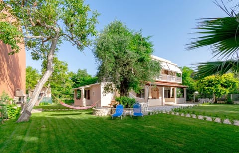 Property building, Garden