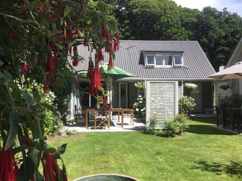 Property building, Patio, Day, Summer, BBQ facilities, Garden, Other, On site, Garden view, Area and facilities