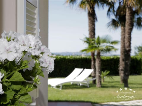 Patio, Facade/entrance, Garden