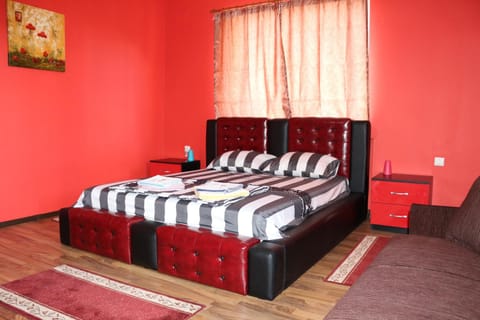 Bed, Photo of the whole room