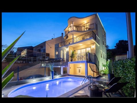 Property building, Pool view