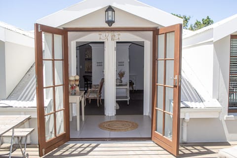 Madeliefie Guest Accommodation Bed and Breakfast in Cape Town