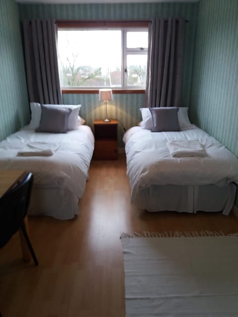 House for Groups & Contractors Kilmarnock House in Kilmarnock