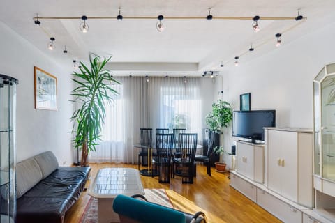 Living room, Photo of the whole room