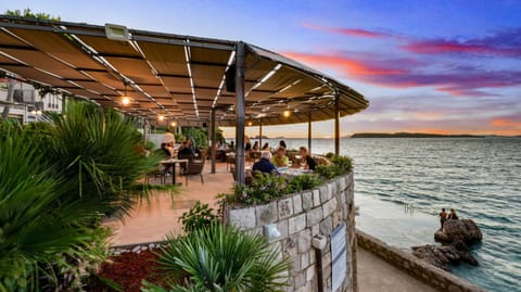 Restaurant/places to eat, People, Beach, Sea view, Dinner