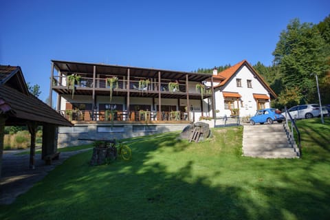 Property building, Garden view, Parking