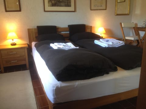 Bed, Photo of the whole room, Bedroom, On site