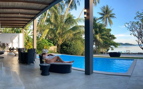 Garden, View (from property/room), View (from property/room), Balcony/Terrace, Beach, Swimming pool, sunbed