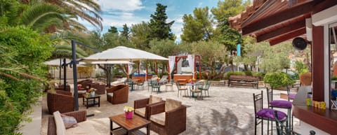 Patio, Day, Summer, Garden, Balcony/Terrace, Lounge or bar