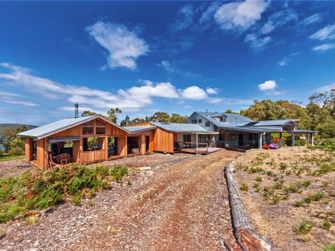 Bruny Island Lodge House in South Bruny