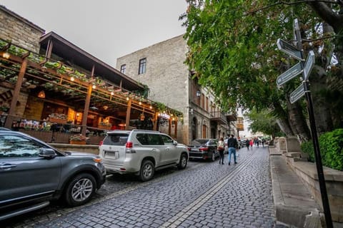 Neighbourhood, Street view