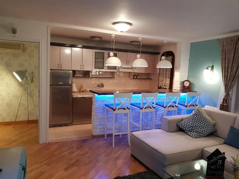 Kitchen or kitchenette, Living room