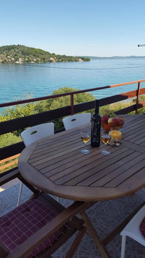 Patio, Spring, Day, Night, Winter, Summer, Garden, Balcony/Terrace, Decorative detail, Garden view, Mountain view, Sea view, Entertainment, Breakfast, Continental breakfast, Buffet breakfast, Asian breakfast, Italian breakfast, English/Irish breakfast, American breakfast, Lunch, Dinner, Alcoholic drinks, Non alcoholic drinks, Sunrise, Sunset