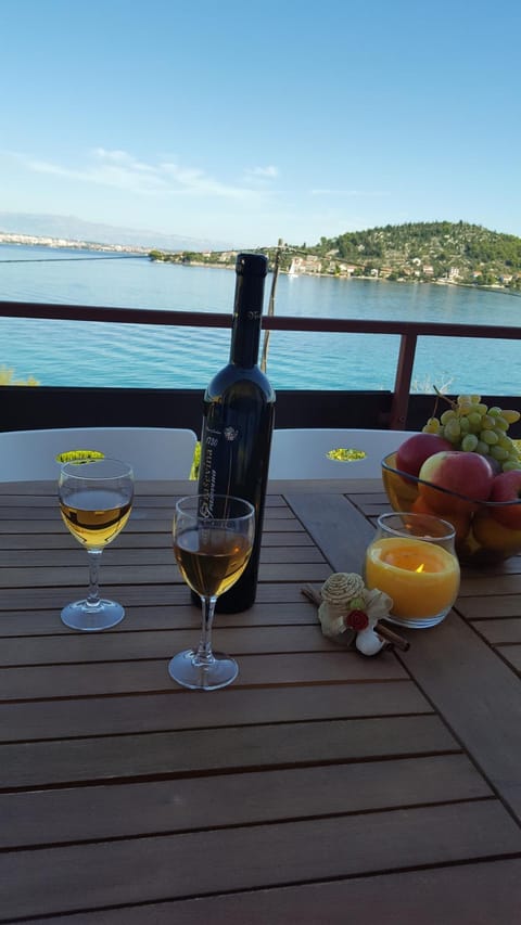 Spring, Day, Night, Winter, Summer, Garden, Balcony/Terrace, Decorative detail, Beach, Garden view, Mountain view, Sea view, Breakfast, Continental breakfast, Buffet breakfast, Asian breakfast, Italian breakfast, English/Irish breakfast, American breakfast, Lunch, Dinner, Alcoholic drinks, Non alcoholic drinks, Sunrise, Sunset