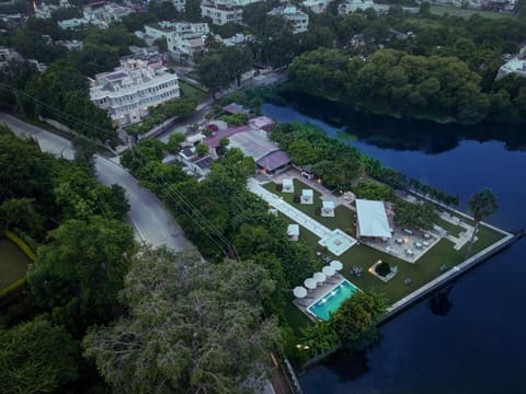 Bird's eye view, Lake view