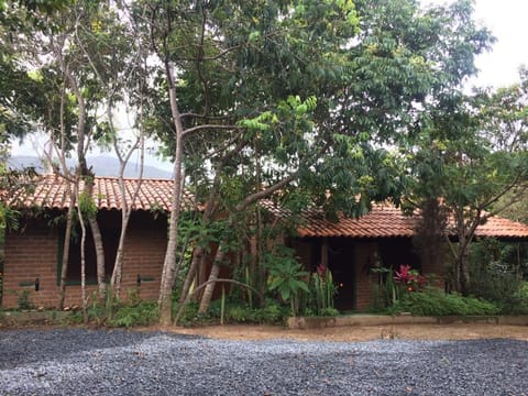 Property building, Facade/entrance, Garden, Parking