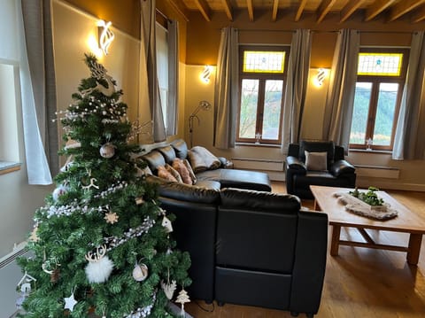 Living room, Decorative detail