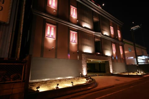 Facade/entrance, Night