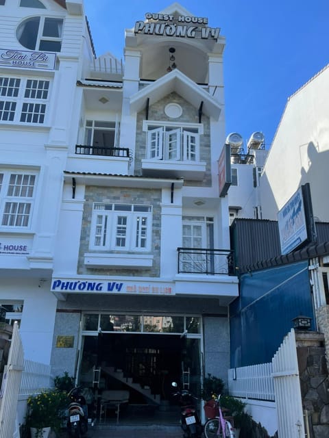 Property building, Day