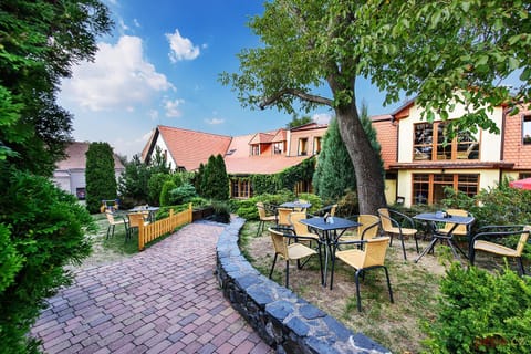 Restaurant/places to eat, Garden