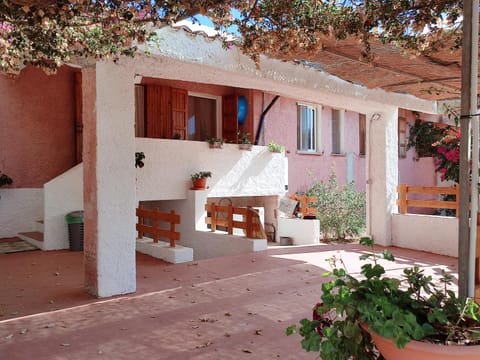 Patio, Facade/entrance